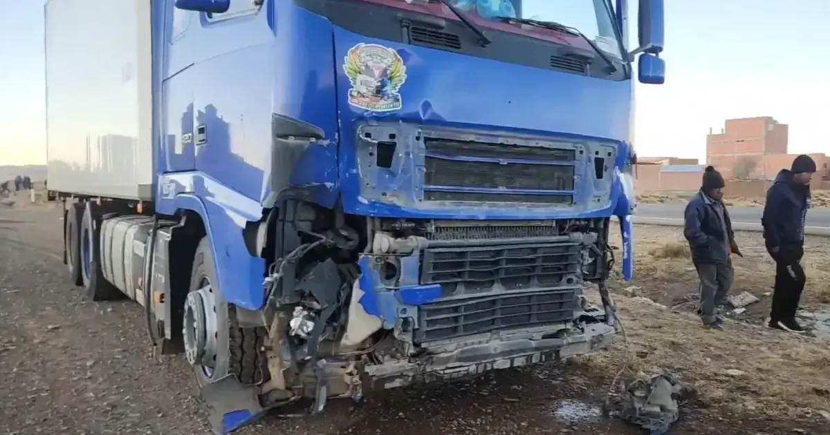 Dos mujeres mueren en choque en carretera La Paz-Oruro