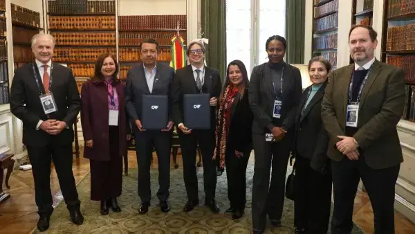 CAF y Bolivia firman acuerdo para integración al MERCOSUR