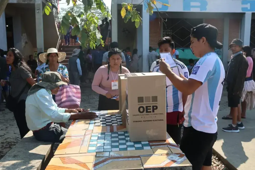 Votación de la primera vuelta electoral del 17 de agosto Información de autor no disponible / EL DEBER