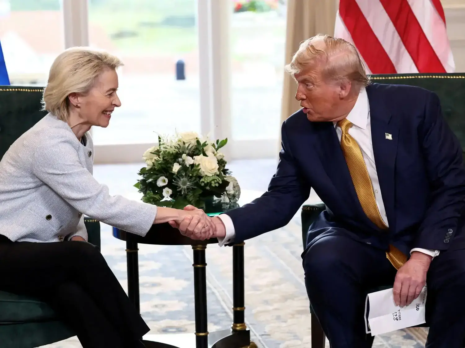 Donald Trump y Ursula von der Leyen tras un acuerdo comercial en julio Reuters / Clarín