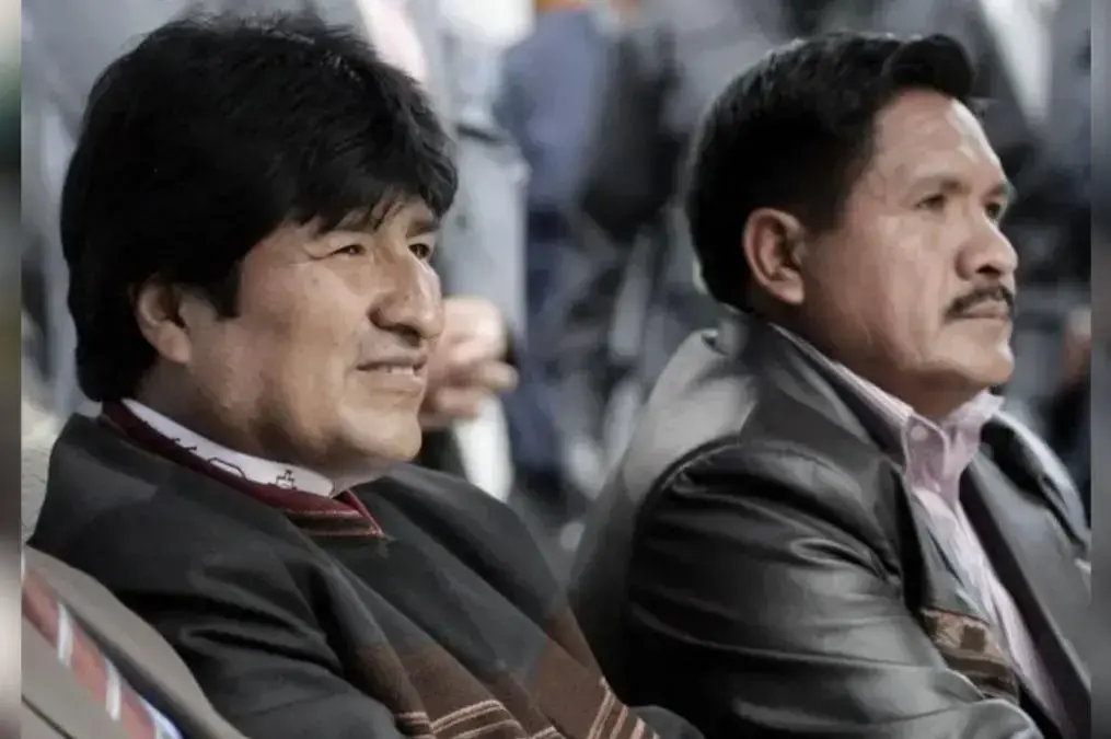 Evo Morales y Felipe Cáceres en una foto de archivo. / APG / EL DEBER