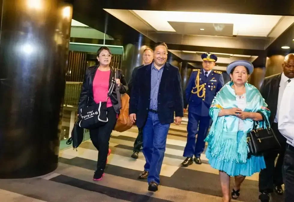 El presidente Luis Arce arribó a Nueva York la noche del martes. / Información de autor no disponible / ELDEBER.com.bo