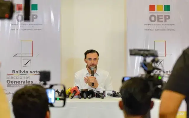 El candidato a la Vicepresidencia por la alianza Libre, Juan Pablo Velasco