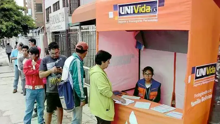 Imagen referencial de la venta del SOAT en Cochabamba.
