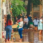 Pasillo del cementerio La Cuchilla cerca del mediodía