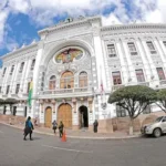 Vista del edificio histórico donde funciona la administración departamental.