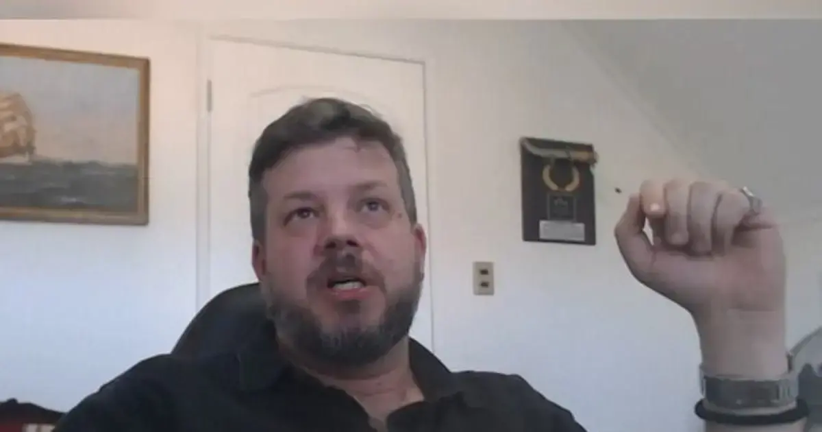 Johannes Kaiser en un video.