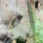 Bomberos rescatan al trabajador atrapado en la Torre dei Conti derrumbada