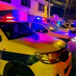 Patrullas de la Policía en un operativo en La Paz.