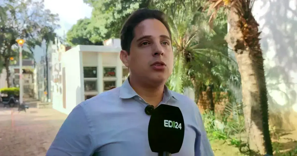 El director municipal de Cementerios, José Ernesto Arteaga, brindó un informe