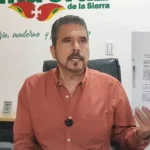 Vocero municipal Bernardo Montenegro durante conferencia de prensa