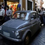 Fiat 500 en el centro de Roma