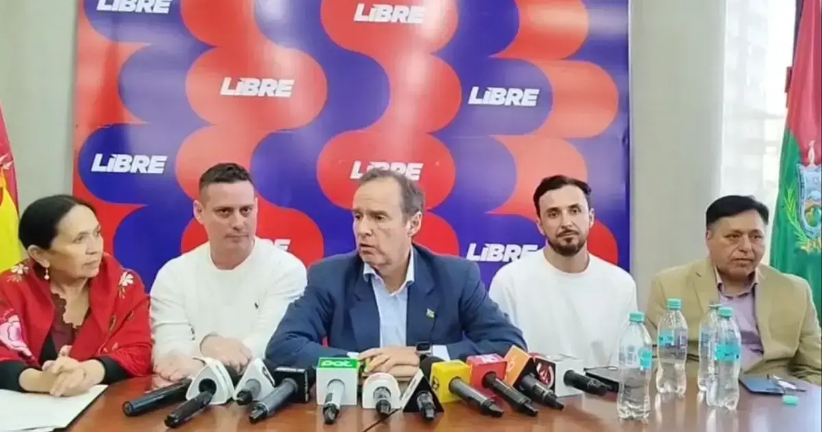 Tuto Quiroga durante la conferencia de prensa