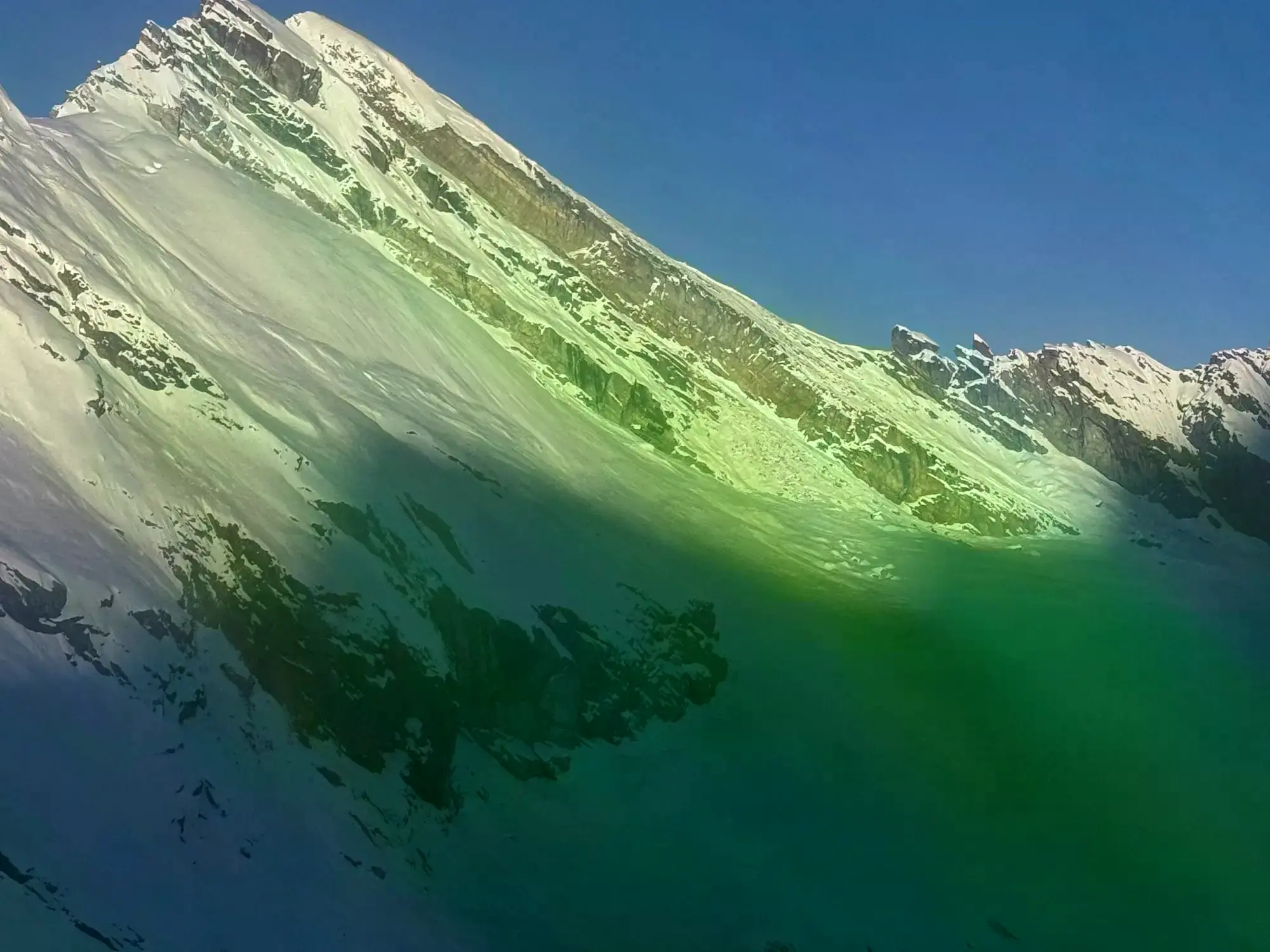 El pico Yalung Ri, en donde un fotógrafo italiano fue sepultado por una avalancha