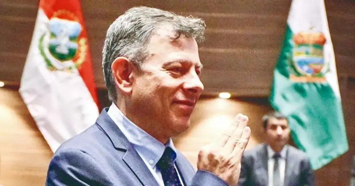 Diego Ávila jura como presidente del Senado