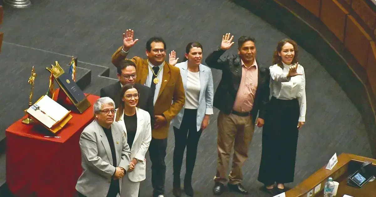 La flamante directiva, durante su primera aparición como tal en el hemiciclo legislativo.