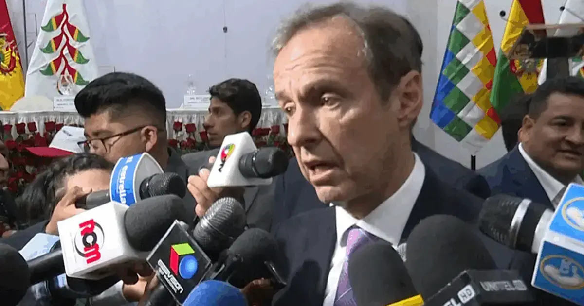Tuto Quiroga con periodistas