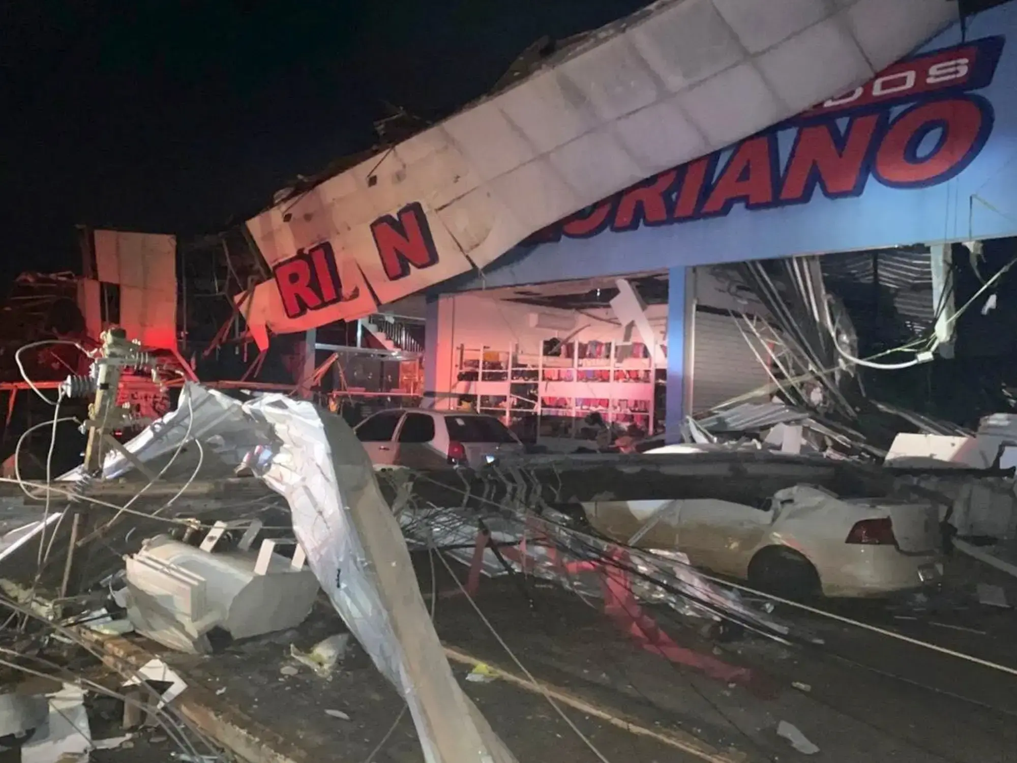 Destrucción en Rio Bonito do Iguaçú tras el paso del tornado