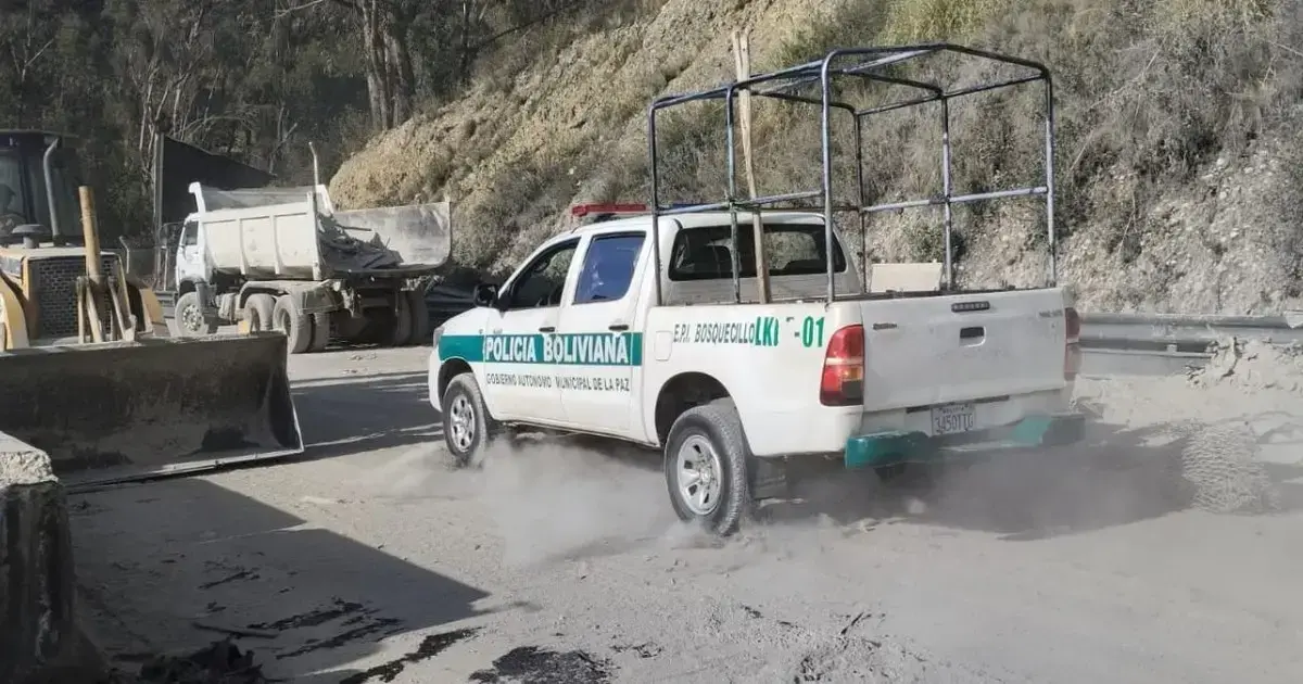 Personal de la ABC realiza limpieza en la zona del accidente