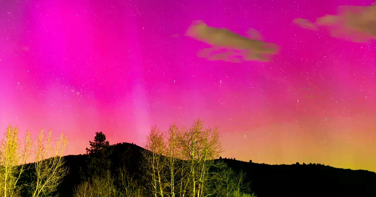 Auroras boreales sobre las montañas Wasatch en Utah
