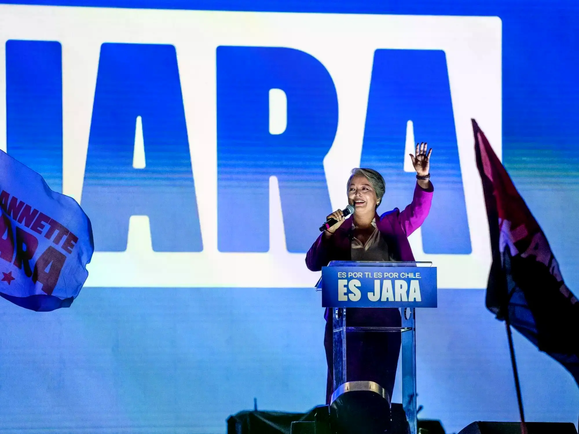 Seguidores de José Antonio Kast en el acto del martes en el Movistar Arena, Santiago