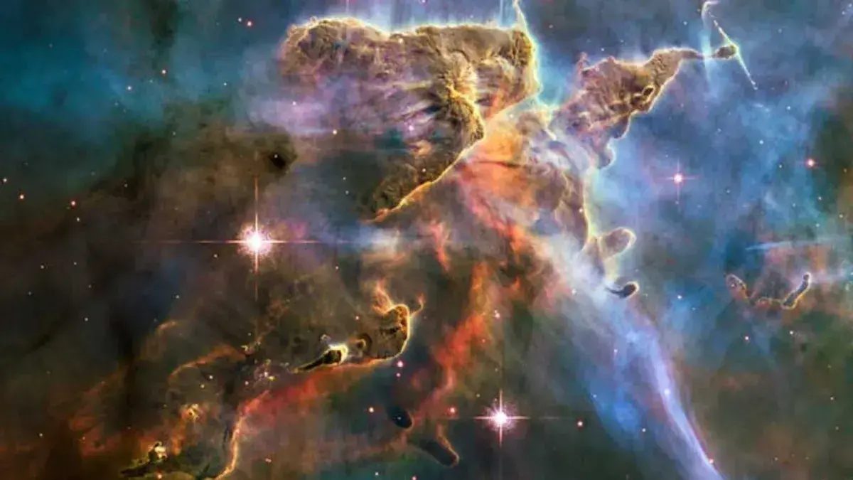 Polvo interestelar en la Nebulosa de Carina, similar al que pudo transportar aminoácidos