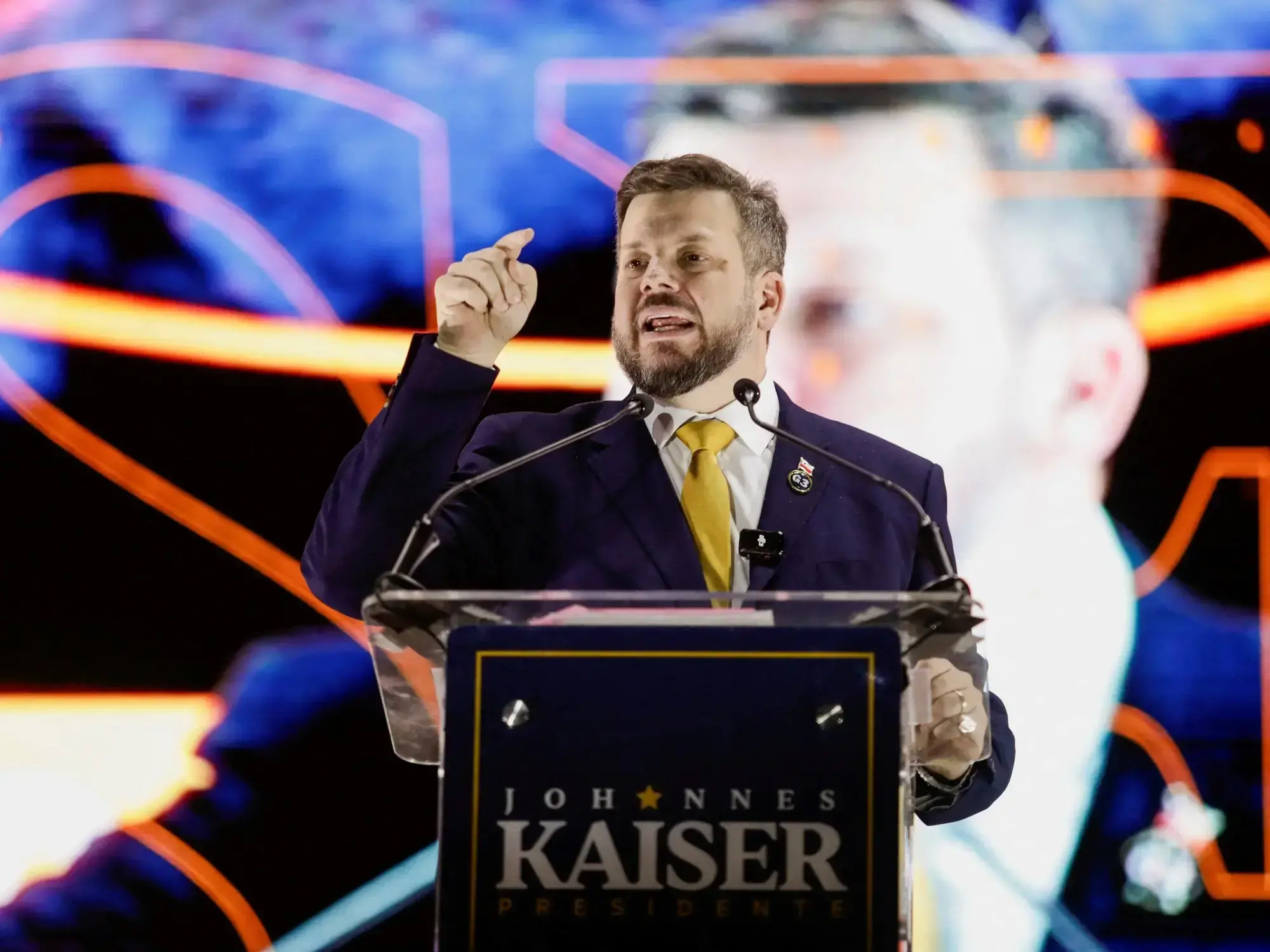 Johannes Kaiser, candidato de la extrema derecha en Chile, en su cierre de campaña en Santiago