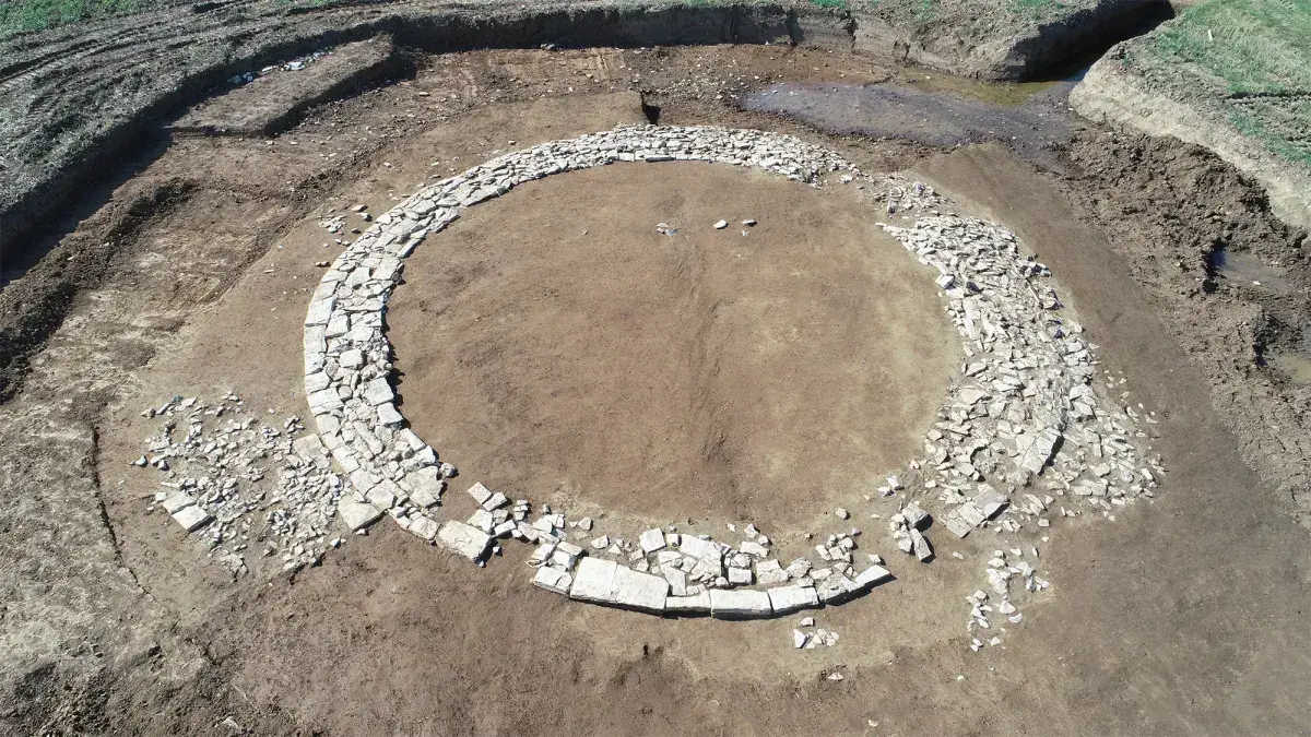 Este círculo de piedra formaba parte de un túmulo funerario romano.