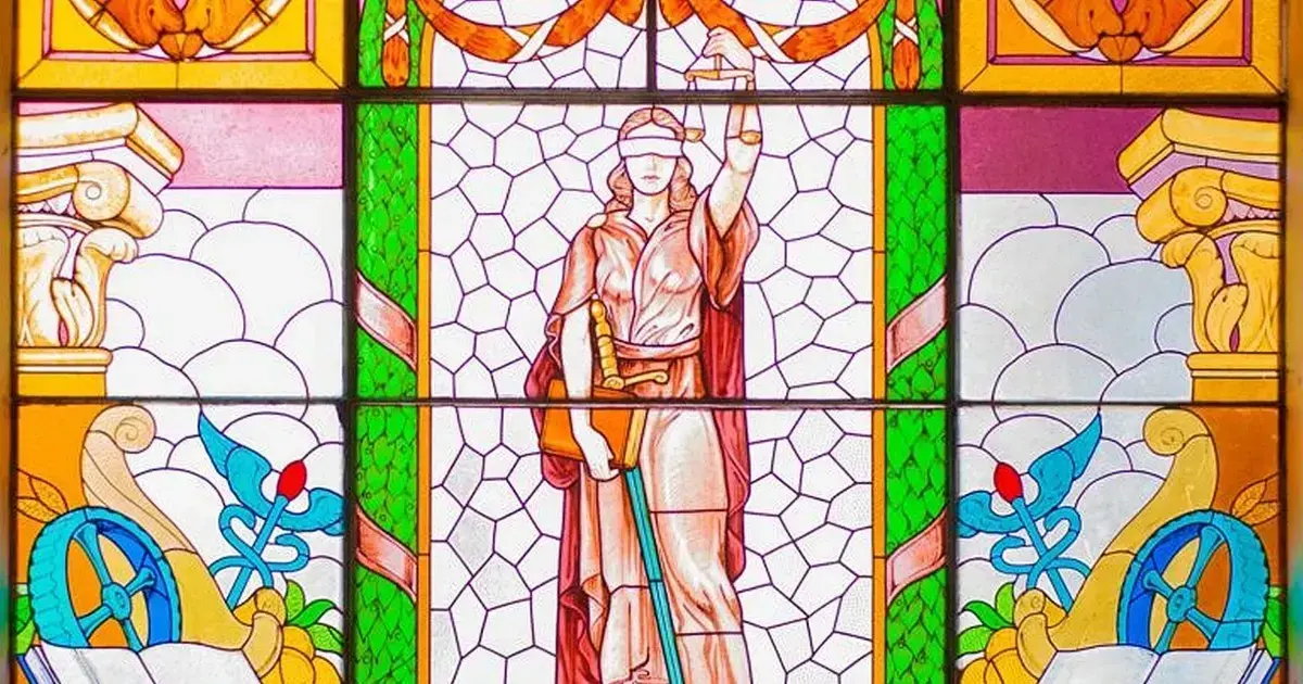 El vitral del Palacio de Justicia de Sucre.