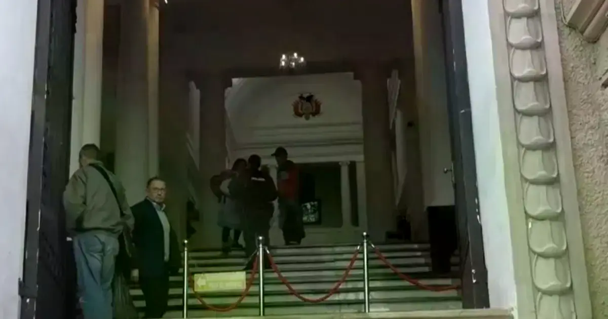 El acceso al edificio del Tribunal de Justicia en Sucre.