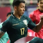 Los jugadores de la Verde lucieron un cintillo negro en el brazo.