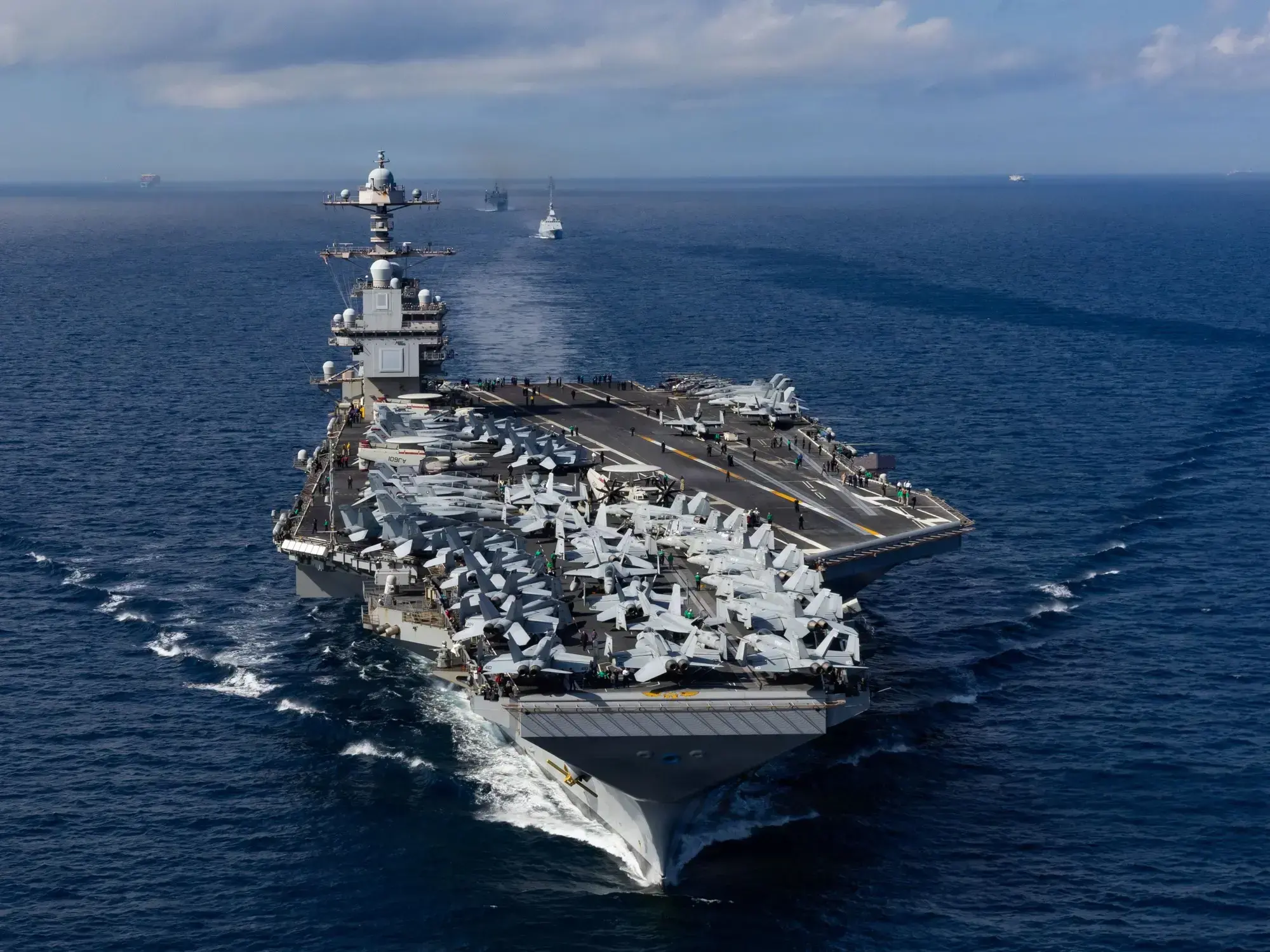 El USS Gerald R. Ford (CVN 78), el portaaviones más grande del mundo ya está en el mar Caribe.