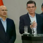 Rodrigo Paz, junto a José Luis Lupo, durante la conferencia de prensa