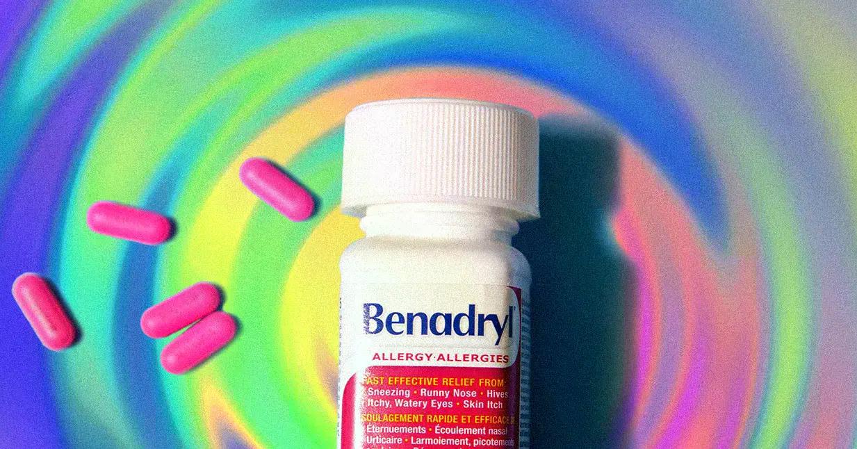 Ilustración sobre el consumo recreativo de Benadryl