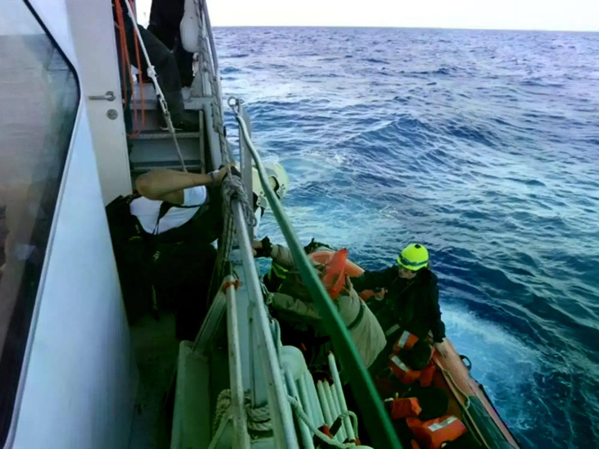 MSF rescata inmigrantes en el Mediterráneo.