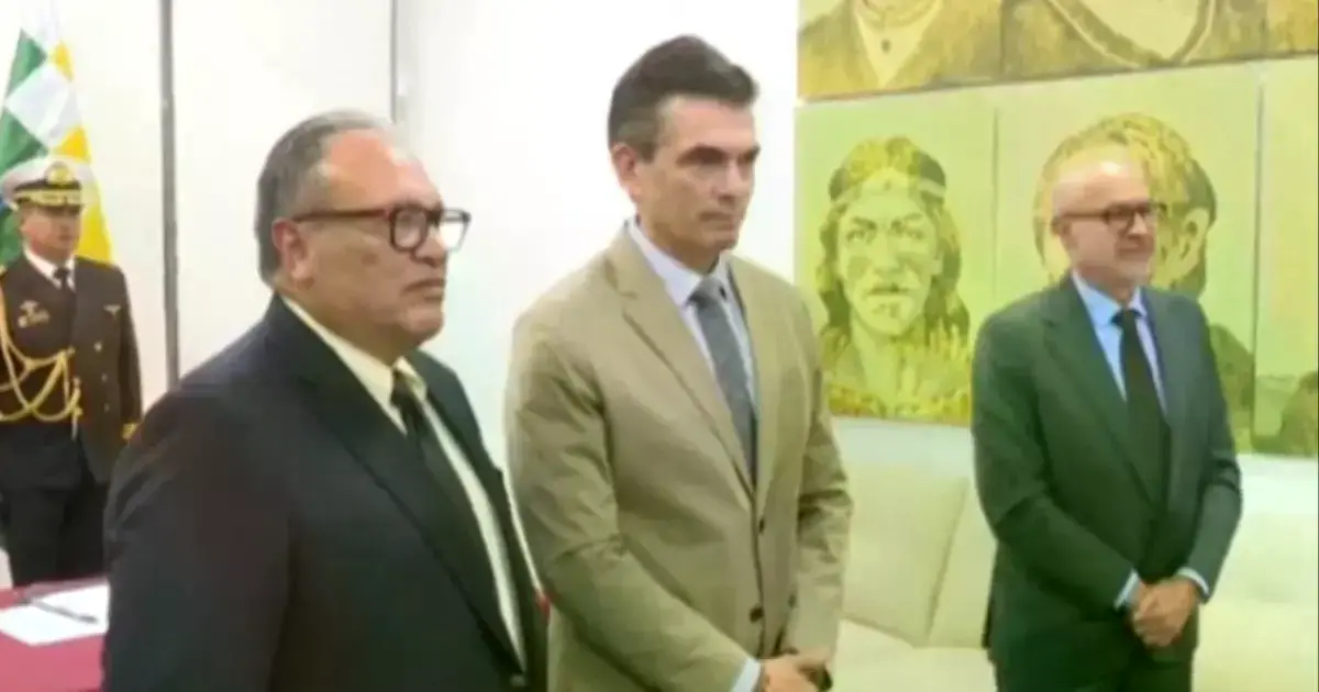 Rodrigo Paz durante el nombramiento del ministro de Minería