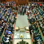 Legisladores británicos sesionan en la Casa de los Comunes, en Londres