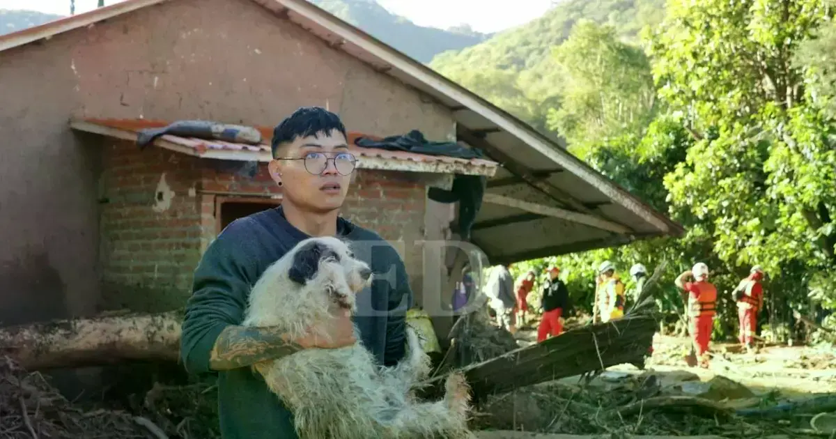 Una familia rescata a su mascota Pelusa de entre el lodo