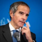 El canciller italiano Tajani, junto a Grossi.