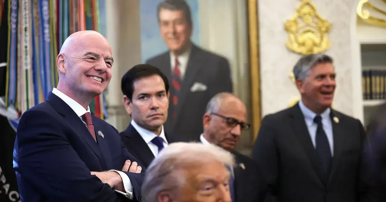 Gianni Infantino y Donald Trump en el Despacho Oval