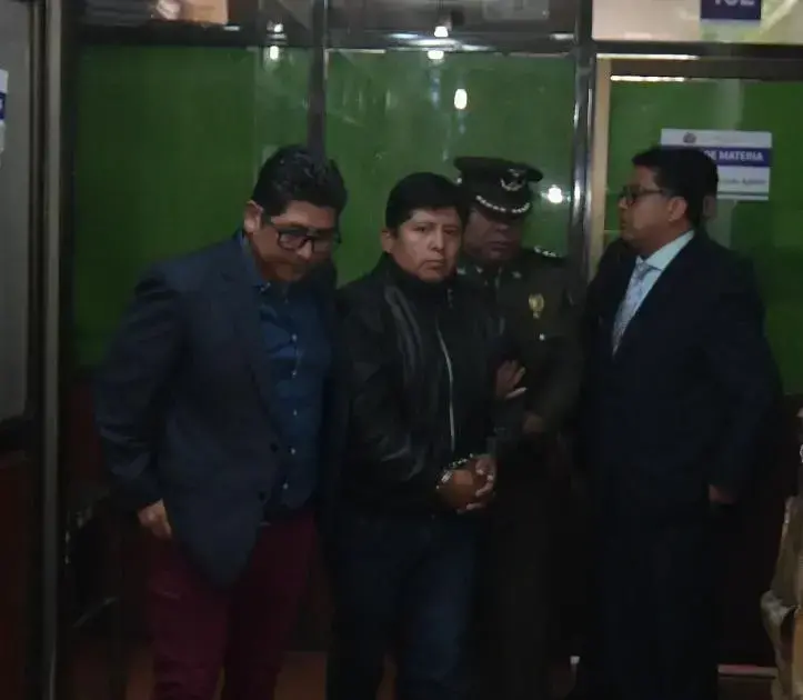 Juan Carlos Huarachi es conducido por la policía