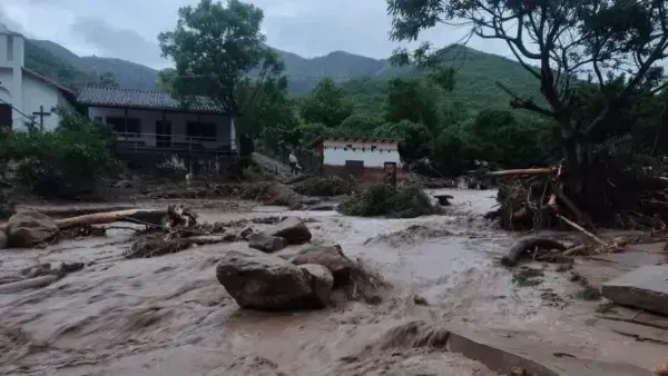 Río inunda Samaipata