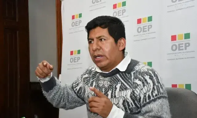 El vocal del TSE Tahuichi Tahuichi Quispe.