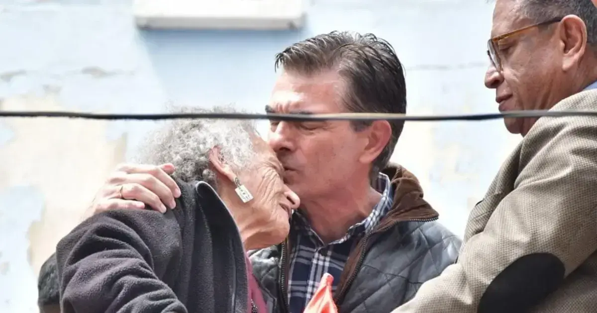 Amparo Carvajal junto a Rodrigo Paz