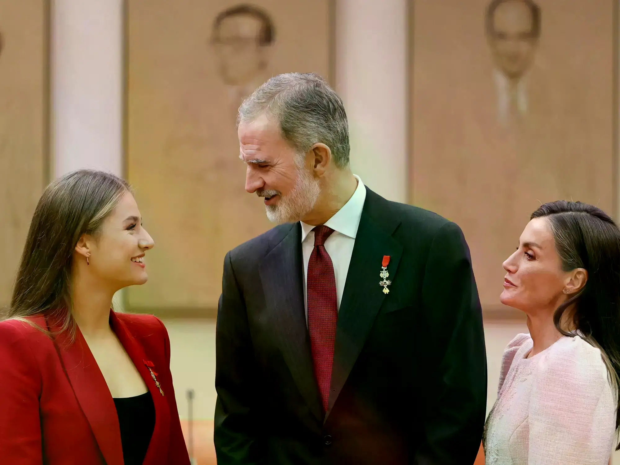 El rey Felipe VI, la princesa Leonor y la reina Letizia en el acto por el 50 aniversario de la Monarquía en el Congreso.