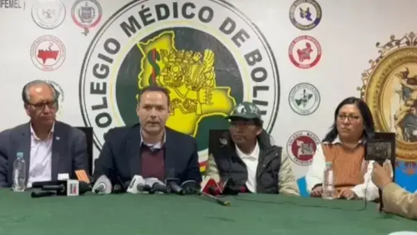 Reunión de los enfermos renales con los cívicos cruceños