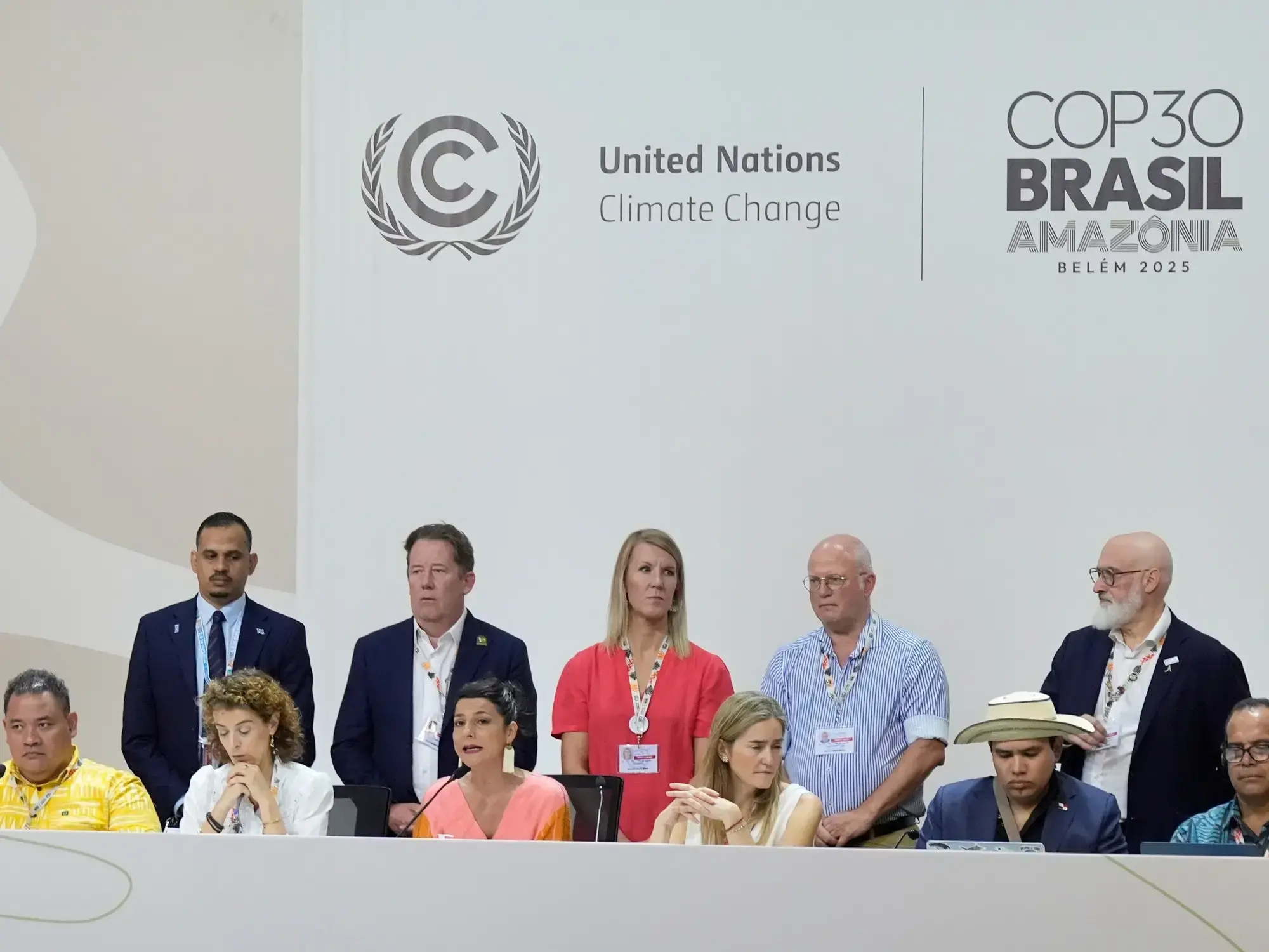 Representantes de diversos países hablan en la Cumbre del Clima en Belém, COP30.