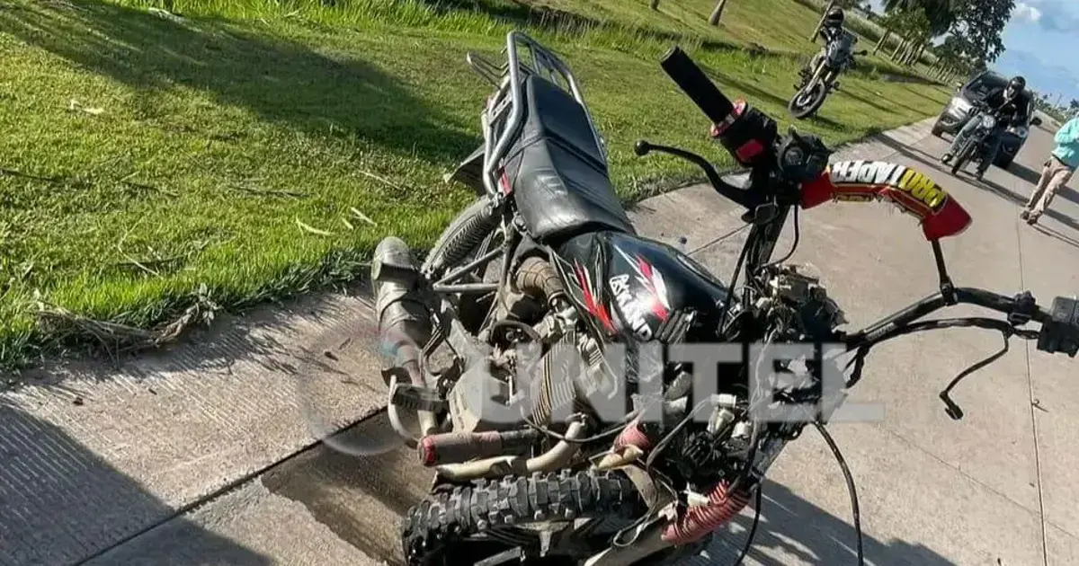Una de las motocicletas involucradas en el accidente