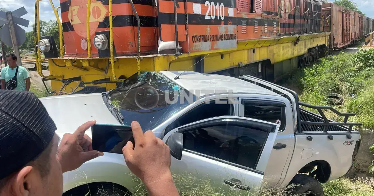 La camioneta quedó dañada después del accidente