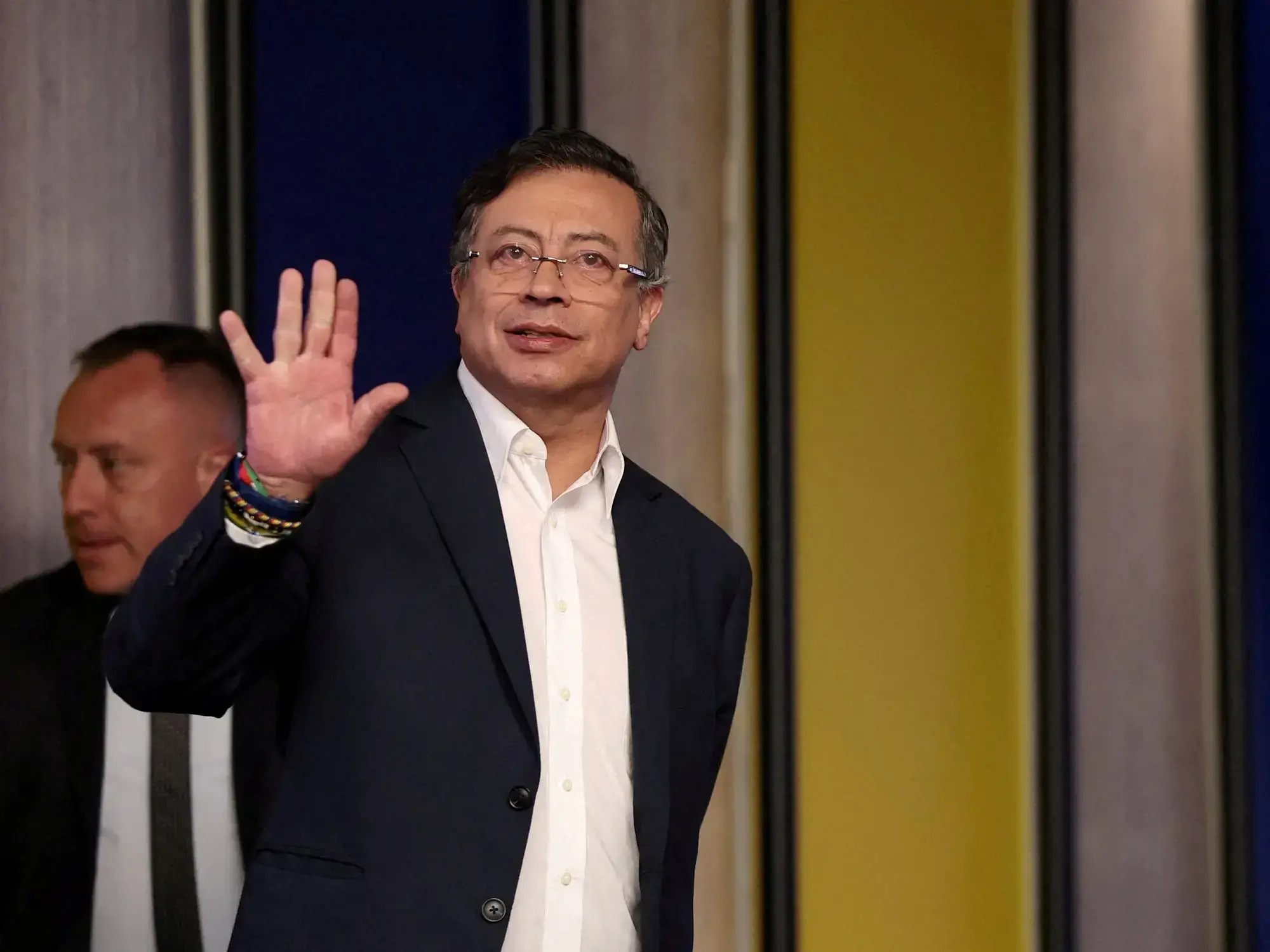 El presidente de Colombia, Gustavo Petro, habla durante una rueda de prensa a medios internacionales, en Bogotá